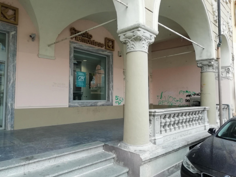 Due studenti minorenni denunciati per le scritte oscene sui muri
